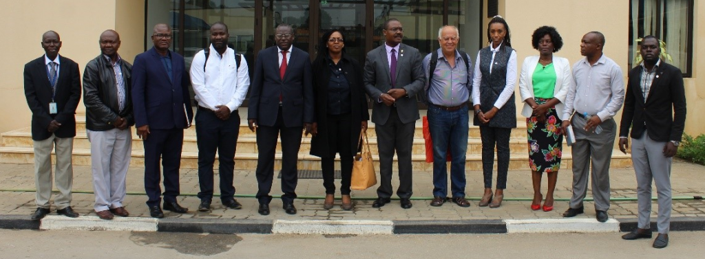 Governing Board Members, ED, INAMET staff and Ministry officials during the visit to the National Meteorology and Geophysics Institute (INAMET) 